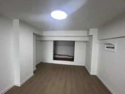 中建大厦 1室1厅1卫 2000.0元/月 新装修