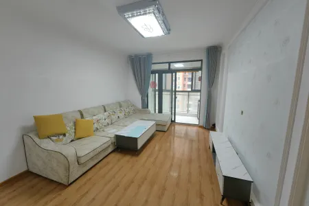 新里城凤鸣苑 2室2厅1卫 2,000元/月 采光充足