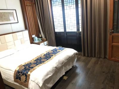 新华联鸠兹古镇