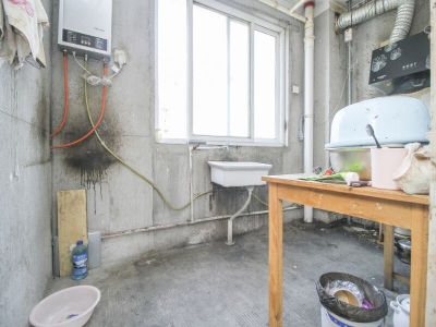 鸠兹家苑雅园 3室2厅2卫 1,300元/月 南北通透,采光充足