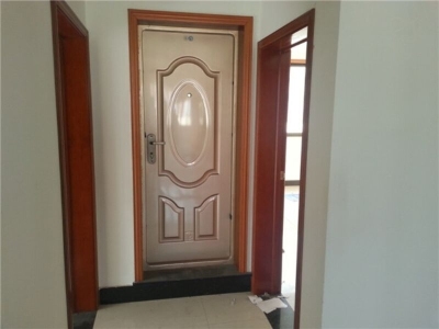 富贵园 5室3厅2卫 200万 满两年,房产证在手里