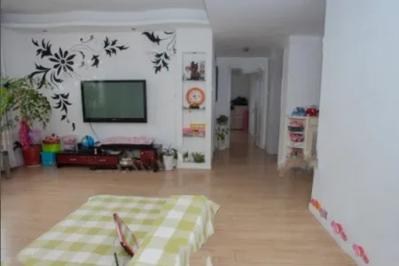 凤凰城北岛翡翠居 3室2厅1卫 2,200元/月 满五年,南北通透,采光充足