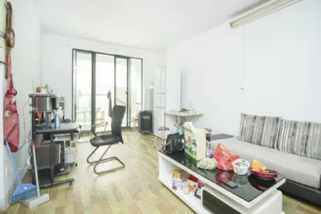 东方红郡 4室2厅2卫 2000.0元/月 南北通透,三证齐全,落户