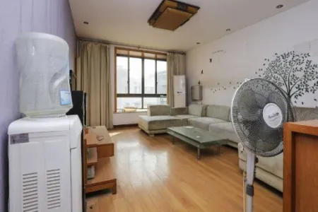 江城国际瑞虹苑 4室2厅2卫 80万元 南北通透,满两年,采光充足