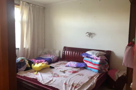 三华小区 2室2厅1卫 1,500元/月 南北通透,采光充足