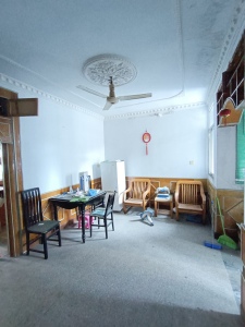 红园小区 2室1厅1卫 1.0元/月 南北通透,学区房,房产证在手里