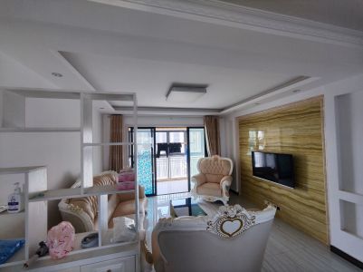 伊顿公馆一期 3室2厅1卫 110万 南北通透,三证齐全