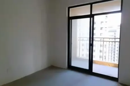  欧式田园风,豪华装修,地铁盘学区房！