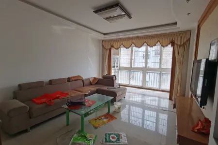 鹏发花园 3房2厅1卫 2,400元/月 南北通透,三证齐全