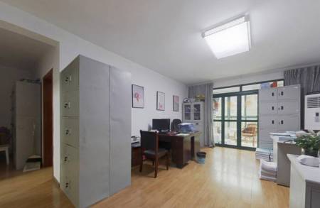 巨龙城市花园 3室2厅2卫 1,800元/月 南北通透,采光充足