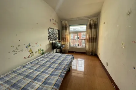 金鑫花园4房2厅3卫南精装真实好房