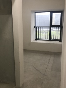 安展蔚然家园 4室2厅2卫 280万元 南北通透,三证齐全,满两年