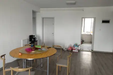 罗兰小镇 4室1厅1卫 2400.0元/月 南北通透,采光充足,沿河景观