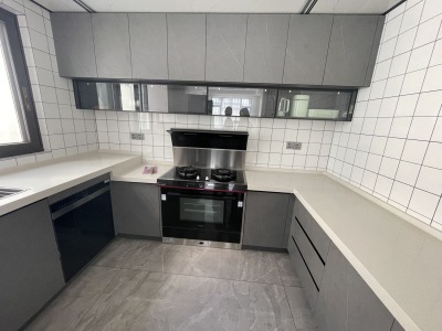 新华联鸠兹古镇