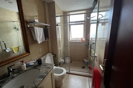 金鹰·首玺 5室2厅2卫 400万 满五年,唯一住房,南北通透,三证齐全,满两年