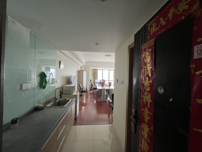 万达广场一期 1室0厅1卫 1,300元/月 地铁房,房产证在手里,采光充足