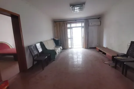 海螺新村 3室2厅1卫 1,200元/月 采光充足