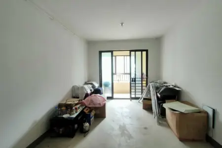 融创玉兰公馆 4室2厅2卫 1,000.0元/月 南北通透,三证齐全,满两年