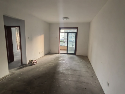徽商春天南区 2室2厅1卫 75万元 南北通透,三证齐全,商住两用