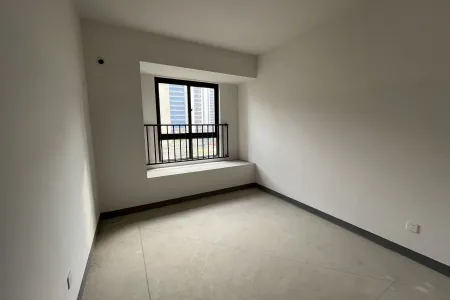 融创玉兰公馆4房南毛坯真实好房