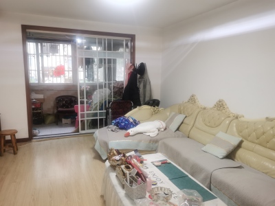 荷西嘉园 3室2厅2卫 82万 满两年