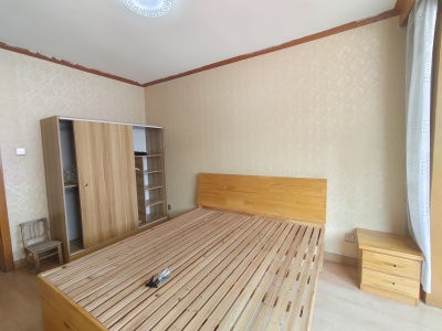 向东村