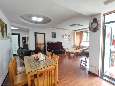 香榭大院3室2厅1卫南北精装真实好房