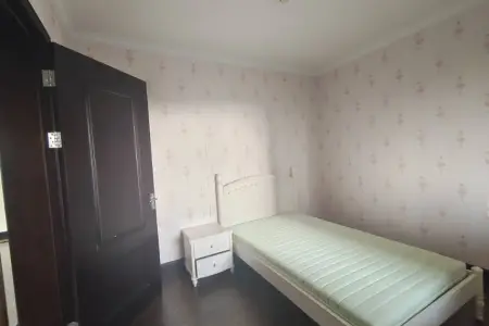 伟星长江之歌 4室2厅2卫 3,000元/月 南北通透,采光充足