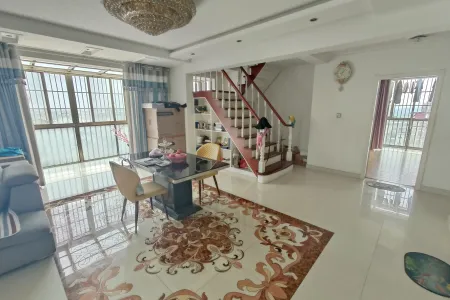 龙湖新城一期D区 4室2厅2卫 80万 业主急售,性价比高