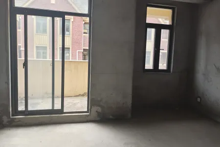 朗诗熙华府联排4室2厅3卫东毛坯真实好房