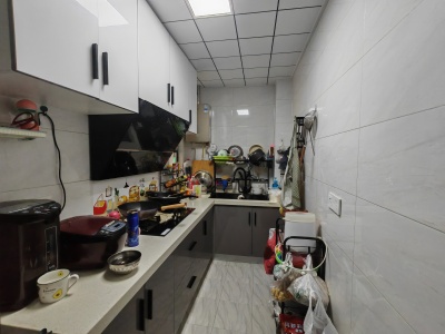 绿地6号地块A区(凯旋尚品) 3室2厅1卫 62万元 视频房,采光充足