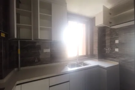 中御公馆 4室2厅2卫 180万元 南北通透,采光充足