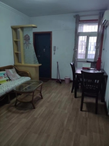 九华新村小区 2室1厅1卫 1,300元/月 学区房,采光充足,满两年