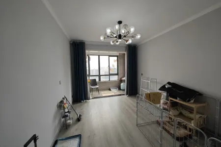 金域蓝湾C区 2室2厅1卫 70万 南北通透,采光充足,三证齐全