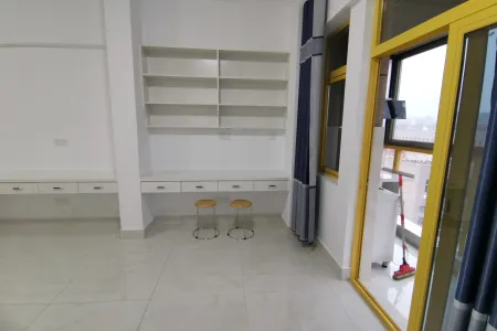 紧邻地铁口,德盛广场，稀缺小房型双南房