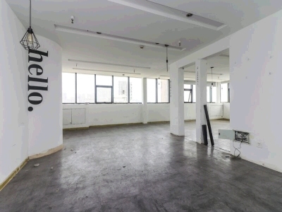 摩根100 1室1厅1卫 2,500元/月 采光充足