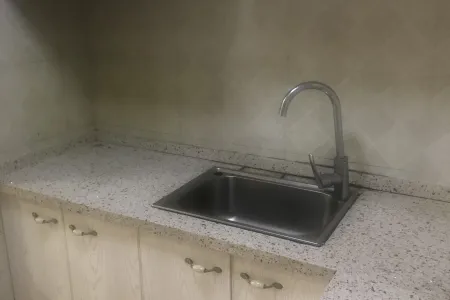 中央城C区1房1厅1卫北精装真实好房