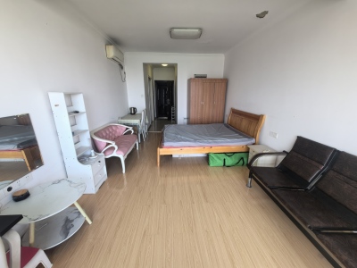 张家山领秀城 1室1厅1卫 1,500元/月 南北通透,三证齐全,满两年