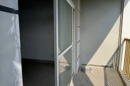 龙湖新城一期A区2房2厅1卫东南毛坯真实好房