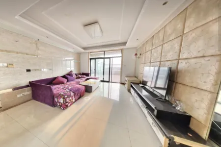 长江长现代城北区(一期) 4房2厅2卫 3,500元/月 南北通透