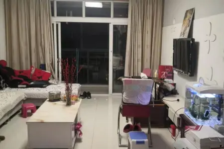 金鑫花园 3室2厅1卫 1,300元/月 南北通透,满两年