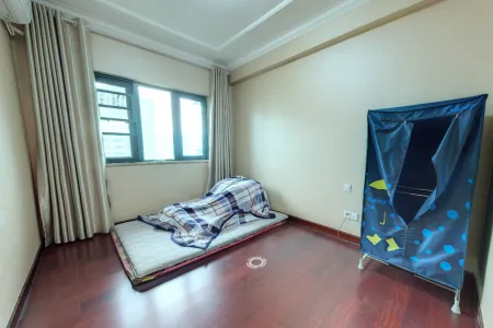 恒大华府 4室2厅2卫 3800.0元/月 南北通透,满两年