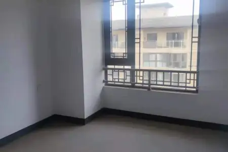 荣盛华府 3室2厅1卫 1,500元/月 南北通透,采光充足