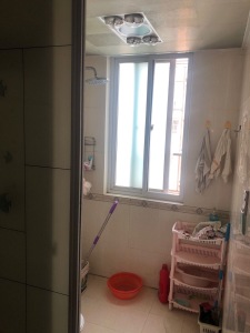 新都花园 4室2厅2卫 1,800元/月 南北通透,三证齐全,满两年