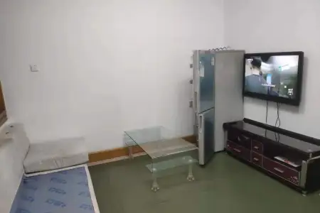 城管宿舍3房1厅1卫南精装真实好房