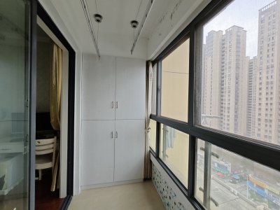 东方龙城湛露苑