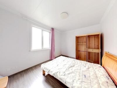 鲁港新镇三期五区3室2厅1卫南毛坯真实好房