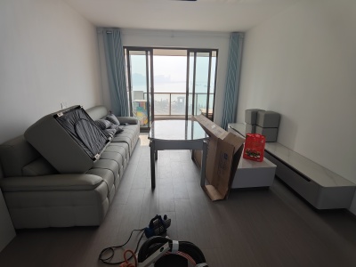 世茂滨江花园翠铂湾 3室2厅1卫 4,000元/月 南北通透,采光充足