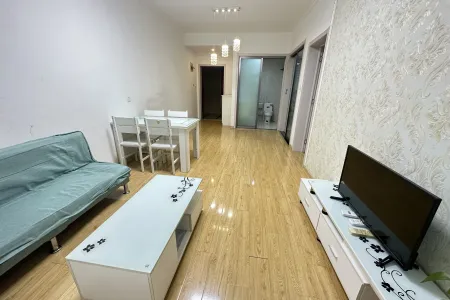 东方明珠六村 2室2厅0卫 1,400元/月 南北通透,学区房