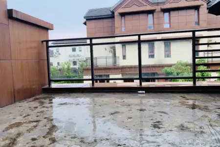 荣盛华府双拼4室3厅4卫南毛坯真实好房